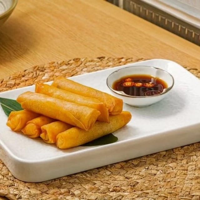 Vegetable Spring Rolls / 素菜春卷.